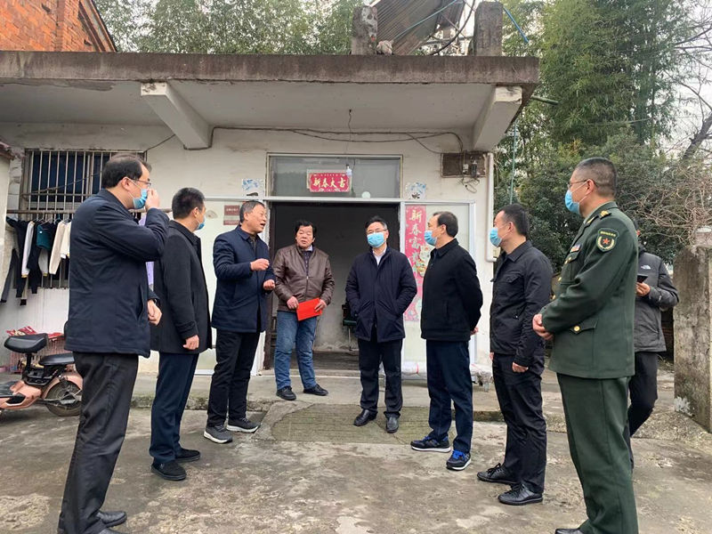 宜兴市残联开展春节前走访慰问困难残疾人活动.jpg