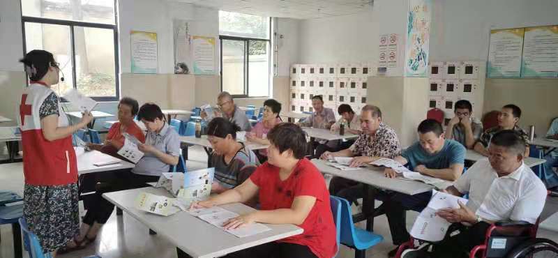 芳桥街道残疾人之家开展急救知识培训活动.jpg
