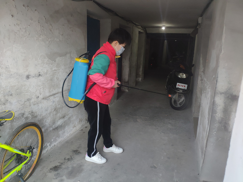 巾帼不让须眉，身残不畏疫情.jpg