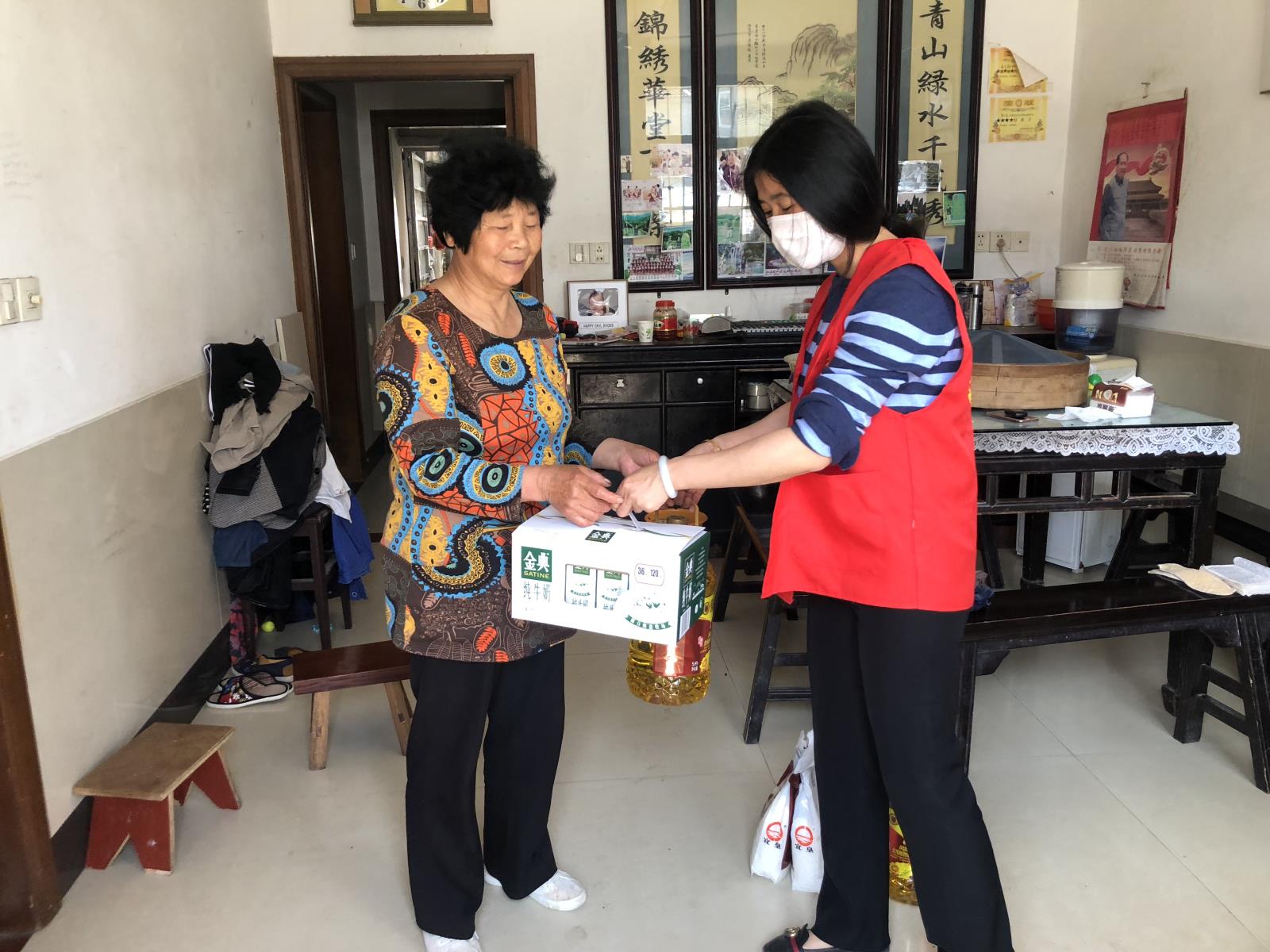 丁蜀镇毛旗村开展助残慰问活动.jpg