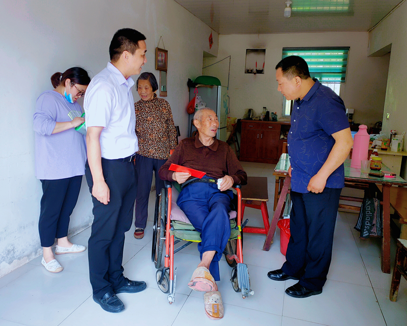 西渚镇残联开展走访慰问活动.jpg