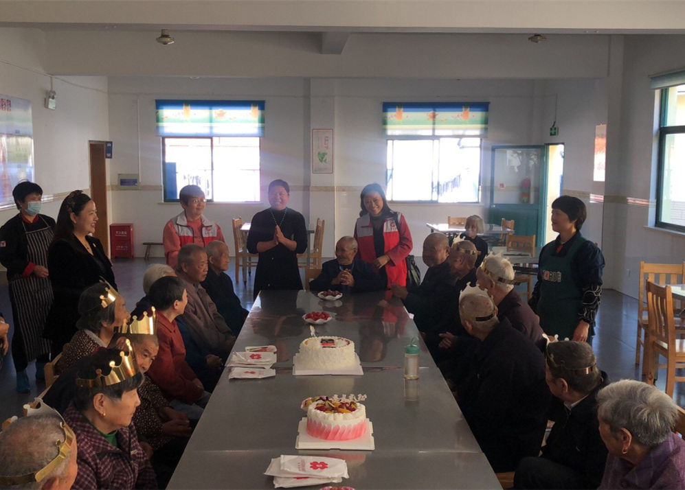 “爱在身边”残疾人集体生日会.jpg