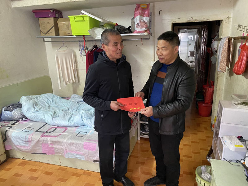 市残联走访慰问官林镇贫困残疾人.jpg