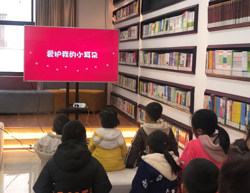 芳桥街道残联开展“爱耳日”活动.jpg