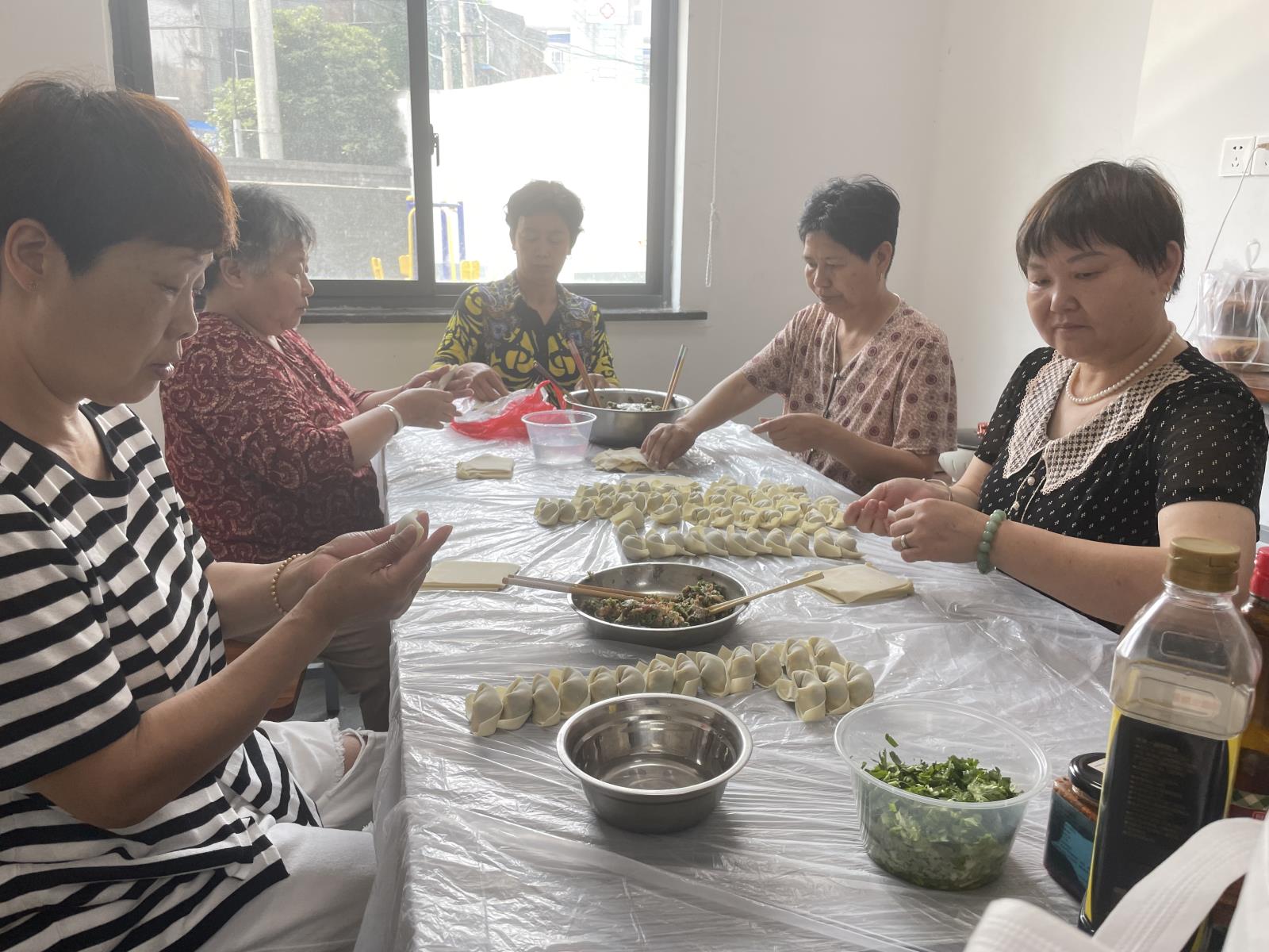 弘扬传统文化  情系夏至——宜兴市张渚镇北门村“残疾人之家”举办迎夏至主题活动.jpg