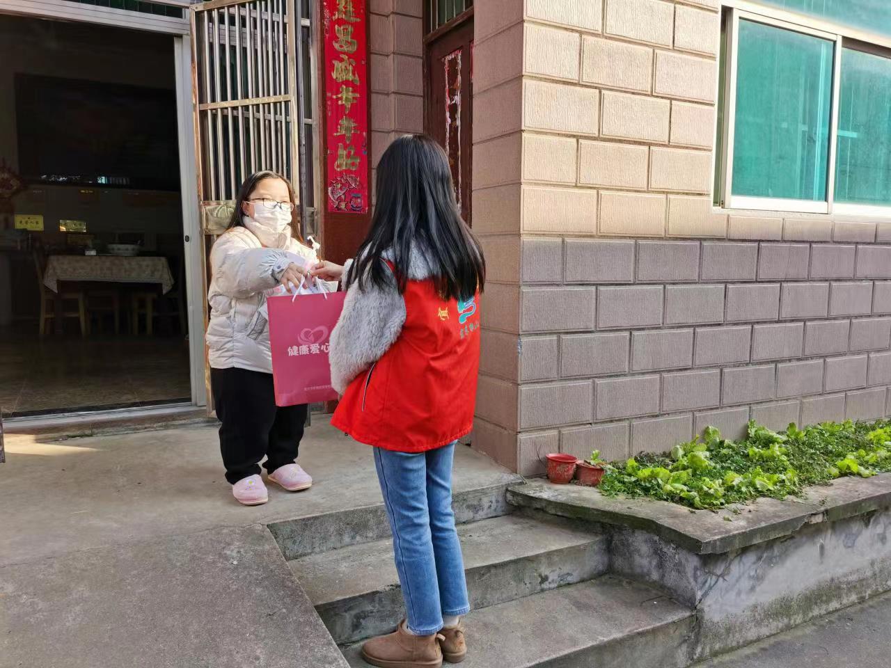 心系困难残疾人 春节慰问暖人心——宜兴市西渚镇残联开展节前走访慰问困难残疾人活动.jpg