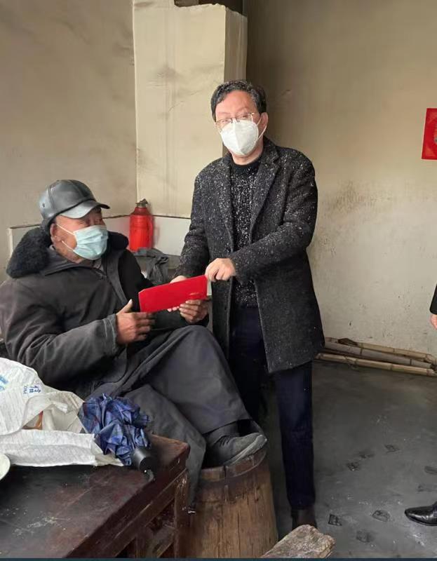 宜兴市太华镇残联春节前走访慰问困难残疾人.jpg
