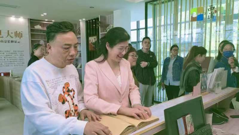 打造无障碍环境  让阅读变成“悦读”——宜兴市西渚镇白塔村创建无障碍阅读室.jpg