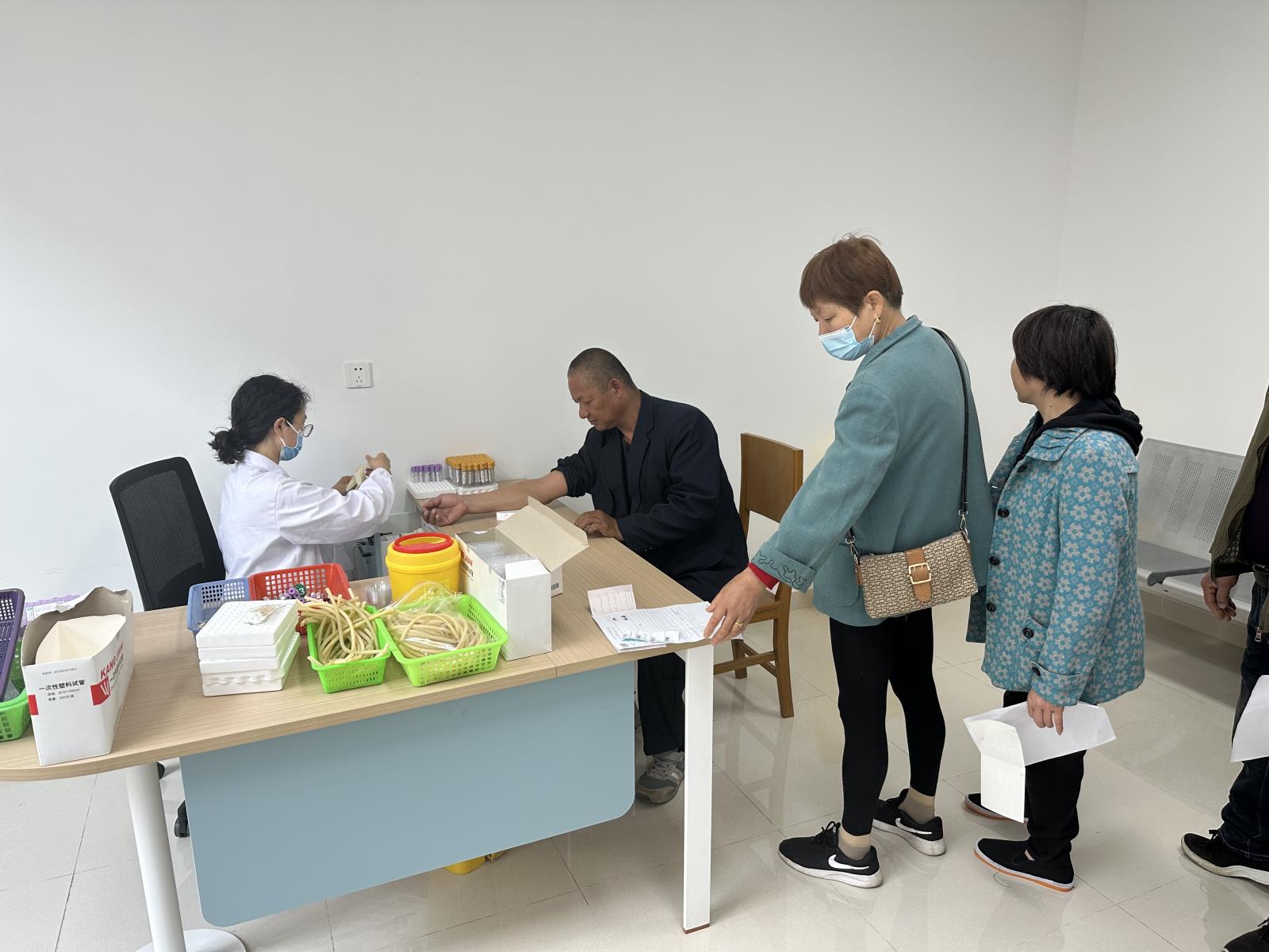宜兴市和桥镇残联开展2023年度残疾人免费体检活动.jpg