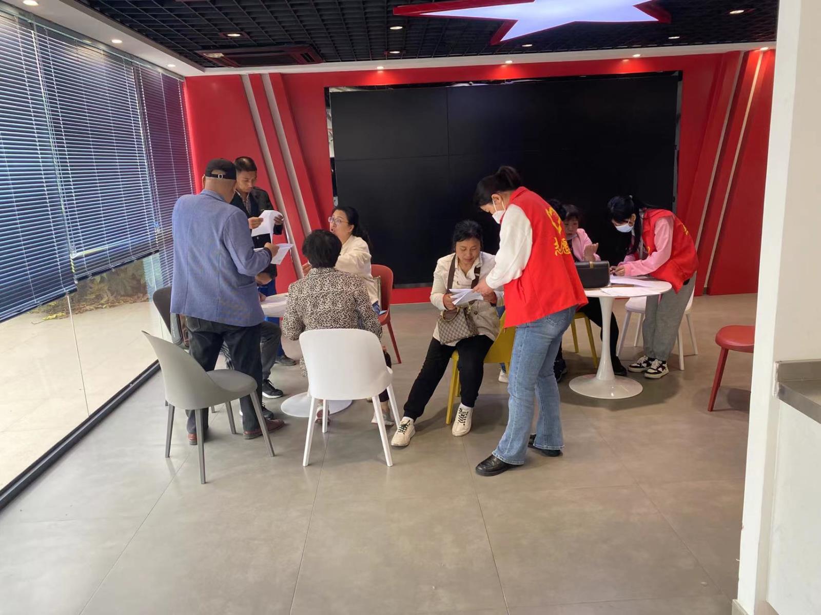 宜兴市官林镇残联开展残疾人康复体育器材适配活动.jpg
