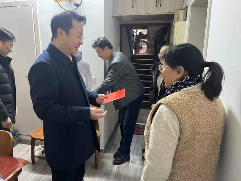 岁寒情深暖意浓——宜兴市丁蜀镇节前走访慰问困难残疾人.jpg