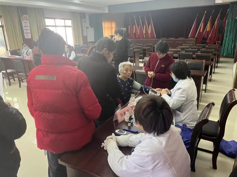 康复服务进社区  全民参与促健康——宜兴市万石镇残联开展残疾人义诊活动.jpg