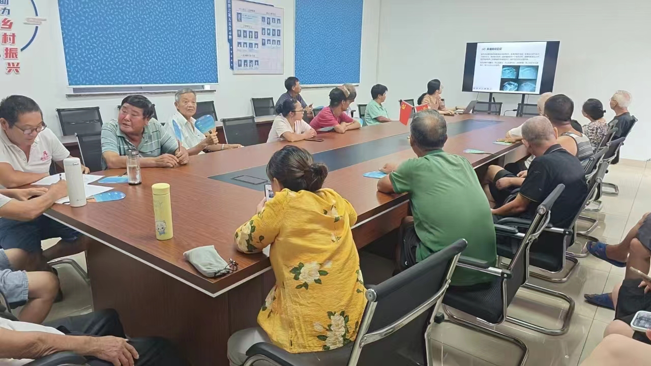 徐舍镇残联开展残疾预防日宣教活动.jpg