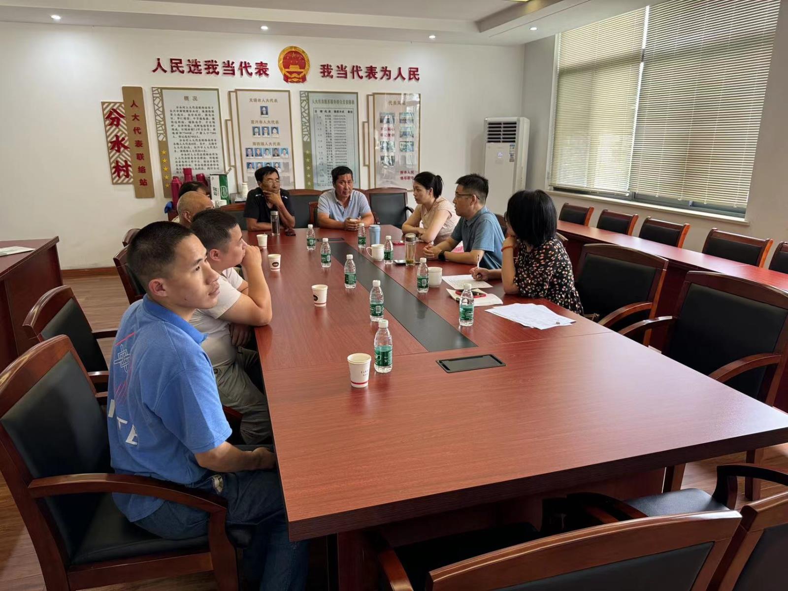 为民解困  关爱相伴——市残联领导实地走访座谈周铁镇残疾人.jpg