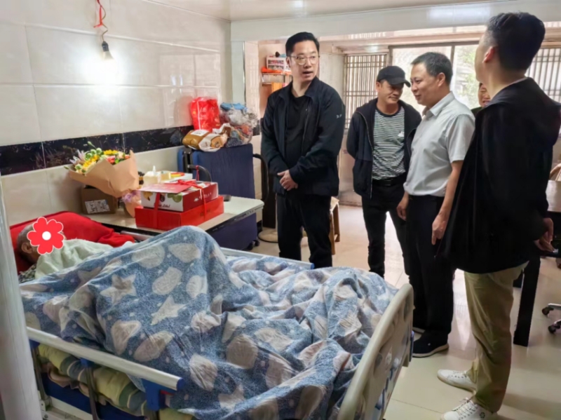 金秋重阳 孝亲敬老——周铁镇开展走访慰问老人和残疾人活动.jpg 金秋重阳 孝亲敬老——周铁镇开展走访慰问老人和残疾人活动.jpg