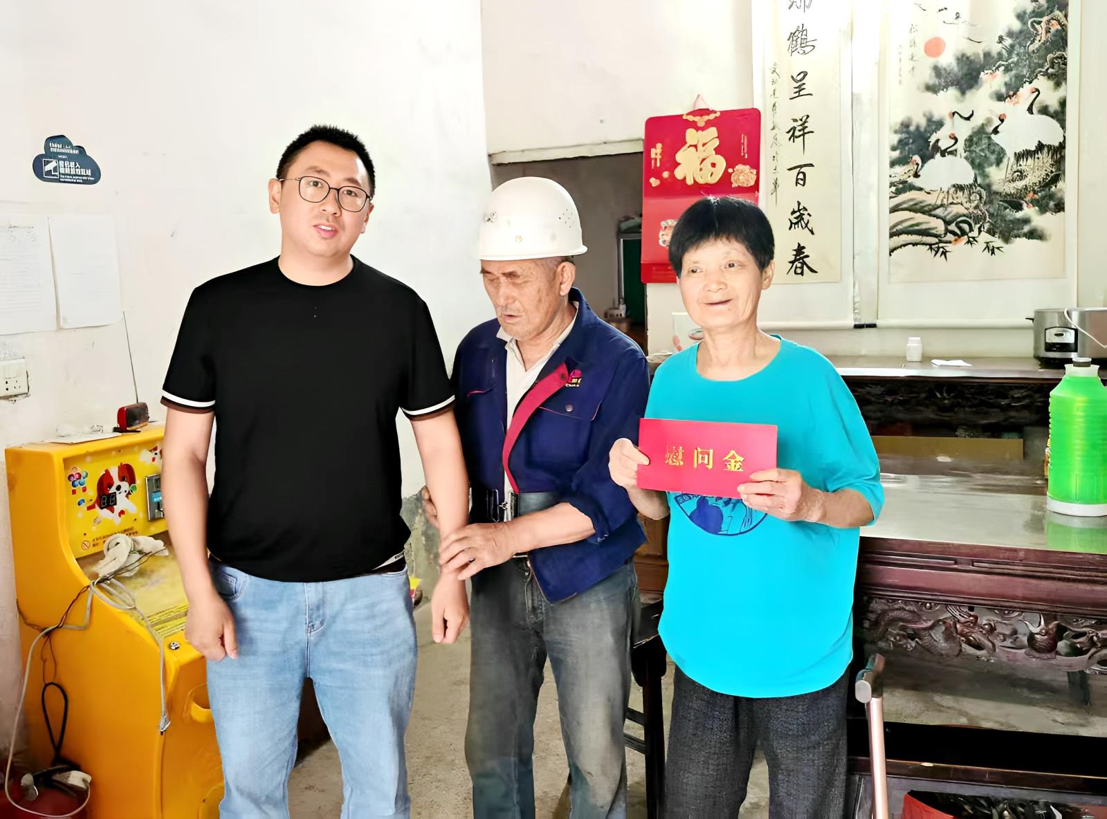 助残有爱无碍  关怀有声有行——新街街道开展“全国助残日”走访慰问困难残疾人活动.jpg