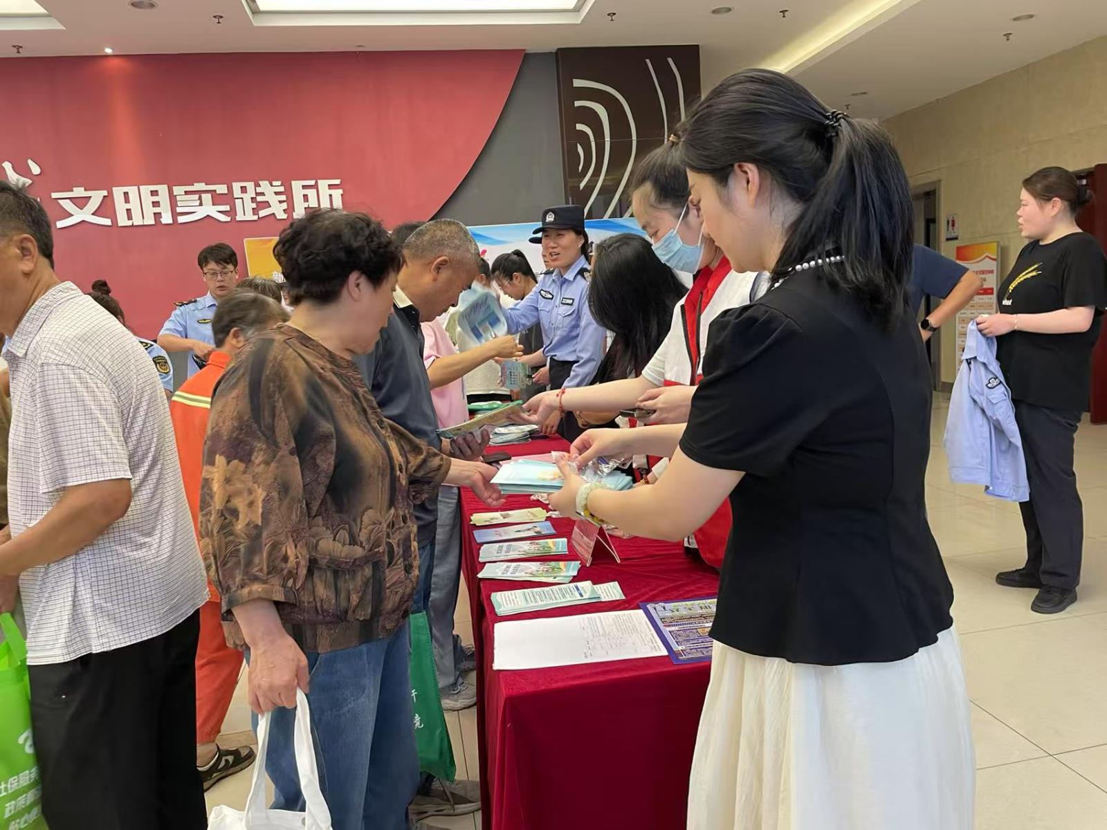 万石镇残联举办广场宣传活动.jpg