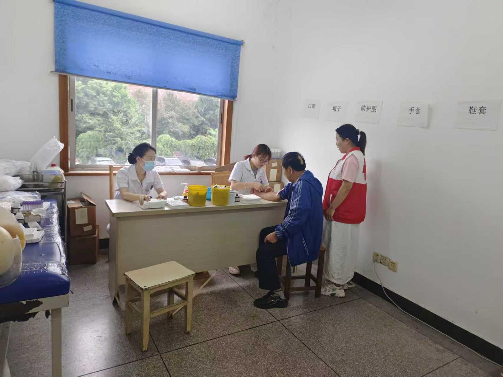徐舍镇残联组织残疾人开展免费体检.jpg