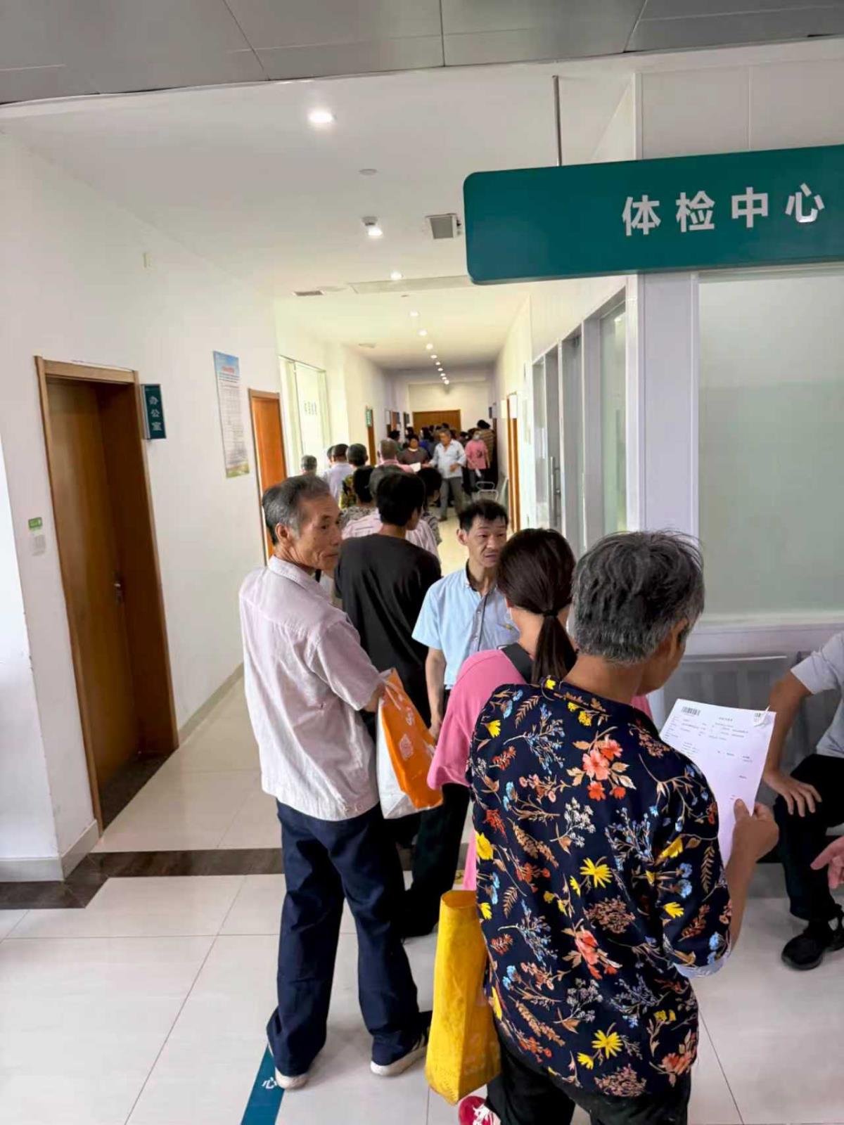 真情关爱残疾人  免费体检暖人心——周铁镇残联组织残疾人开展免费体检.jpg