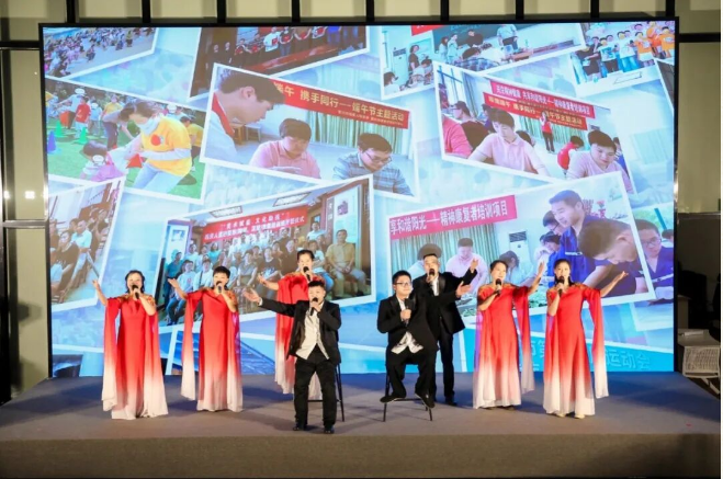 宜兴市残联开展进社区文艺演出1.jpg