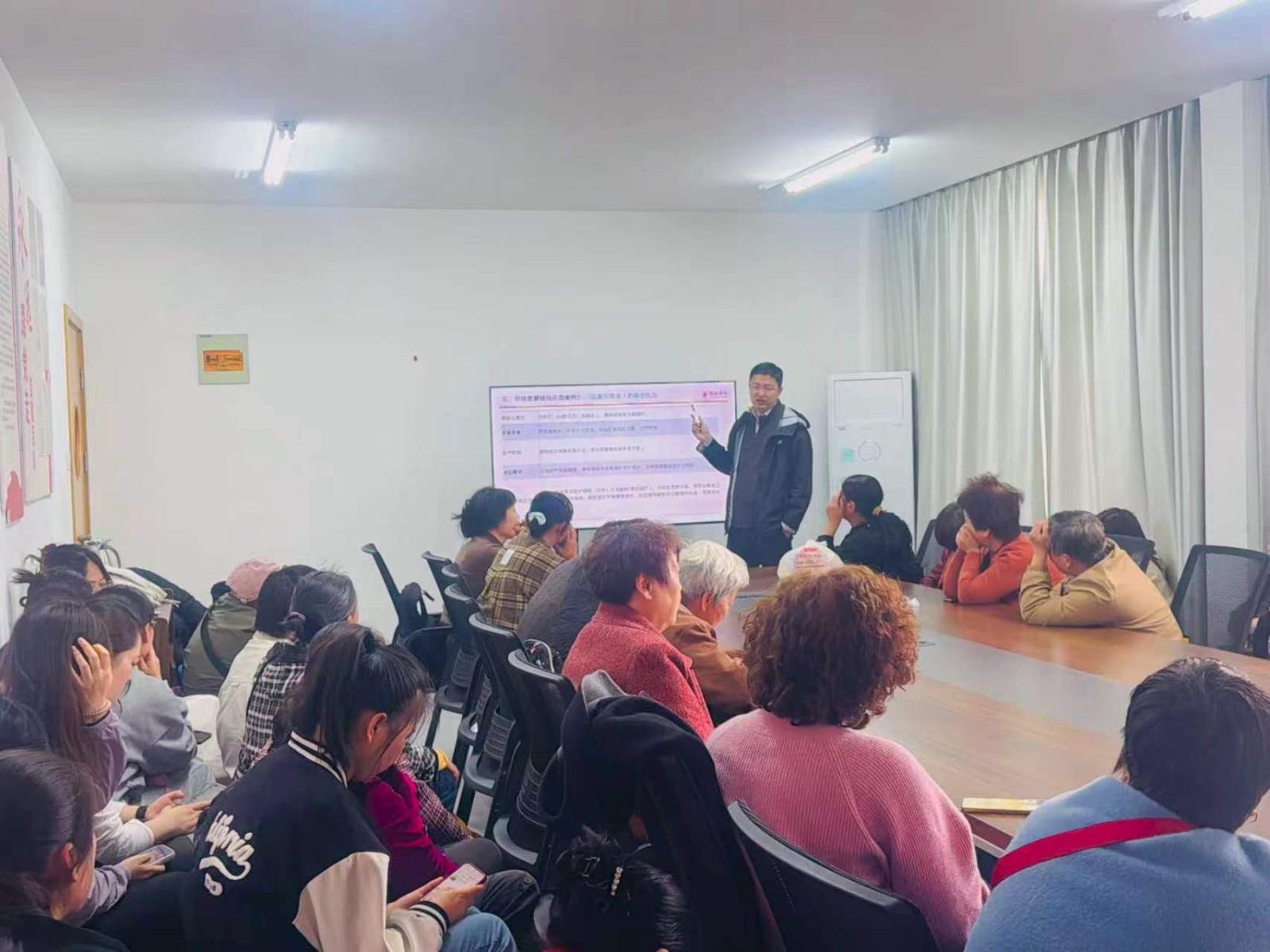 宜兴市举行特殊需要信托宣贯会.jpg 宜兴市举行特殊需要信托宣贯会.jpg